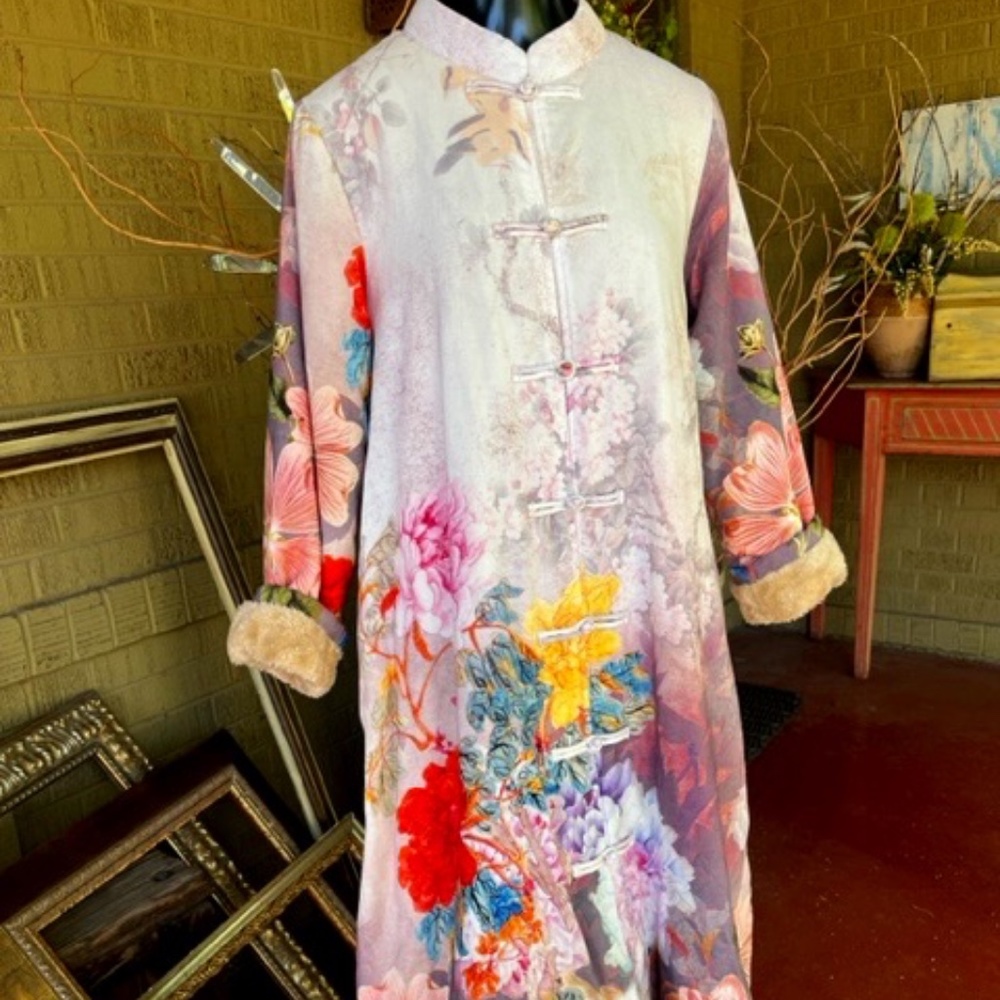 Women's Luan Zai Jiang Nan - Plush Full Length Robe - Size L